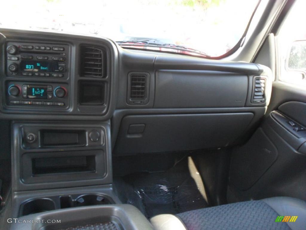 2004 Avalanche 1500 Z71 4x4 - Black / Dark Charcoal photo #17