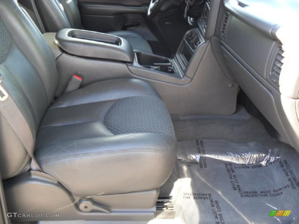 2004 Avalanche 1500 Z71 4x4 - Black / Dark Charcoal photo #21
