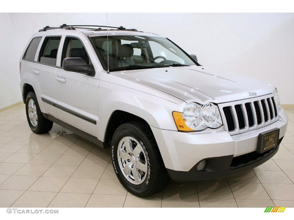 2009 Grand Cherokee Laredo 4x4 - Bright Silver Metallic / Medium Slate Gray/Dark Slate Gray photo #1