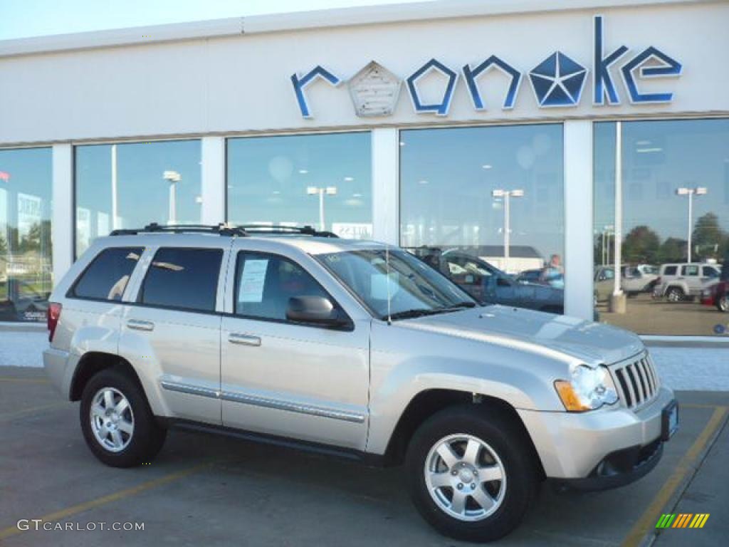 2010 Grand Cherokee Laredo 4x4 - Light Graystone Pearl / Dark Slate Gray photo #1