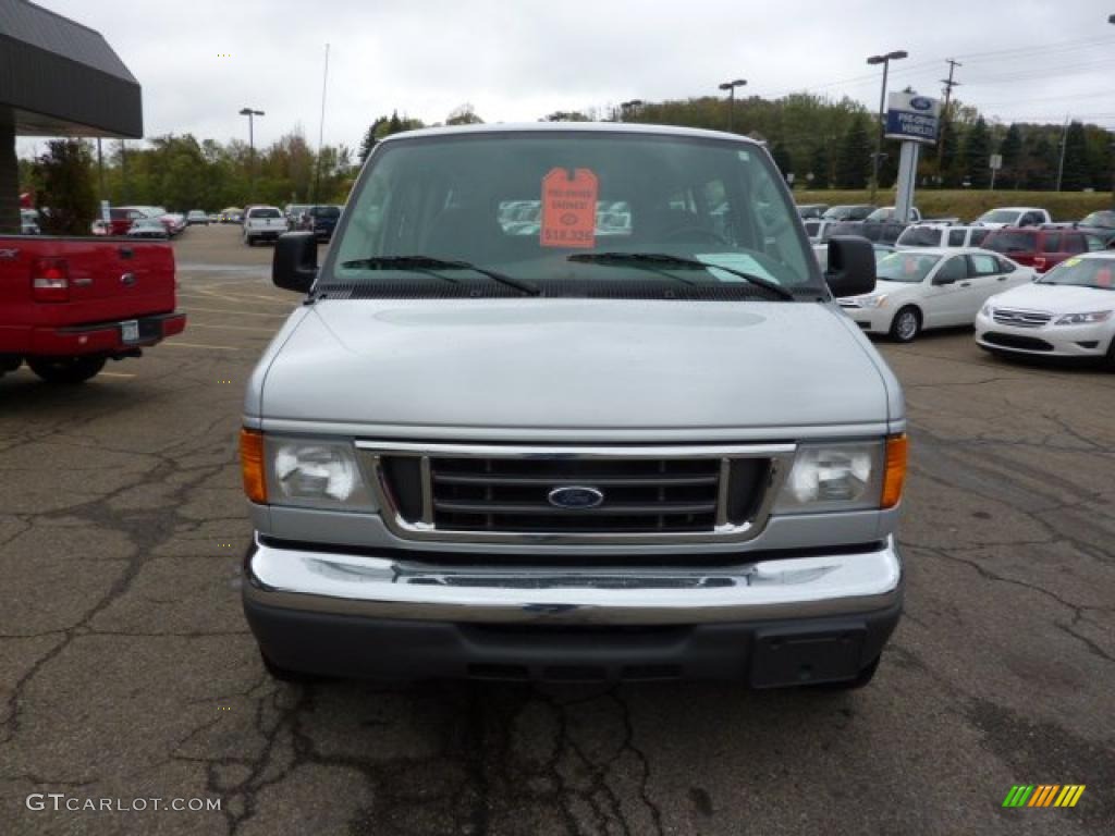 2007 E Series Van E350 Super Duty XLT 15 Passenger - Silver Metallic / Medium Flint Grey photo #7