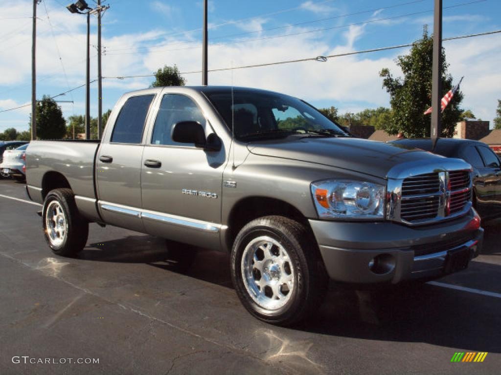 2007 Ram 1500 Laramie Quad Cab 4x4 - Mineral Gray Metallic / Medium Slate Gray photo #2