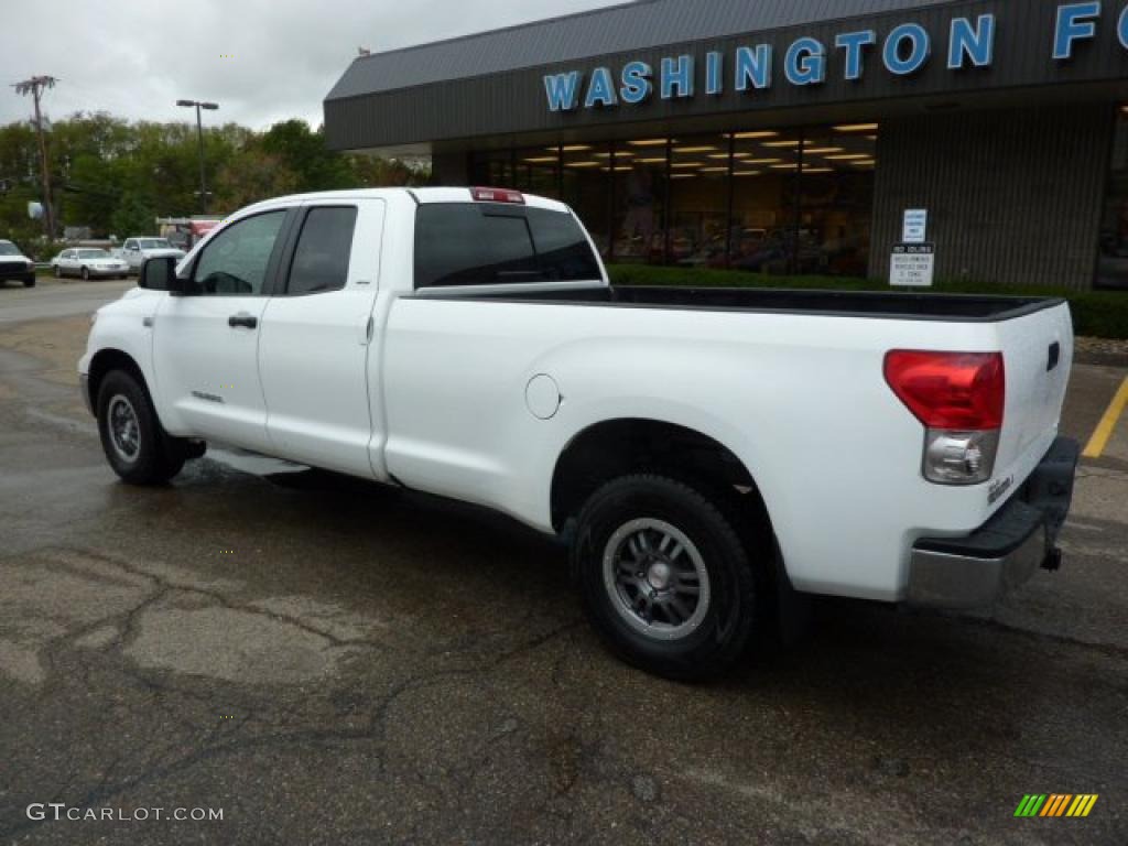 2008 Tundra SR5 Double Cab 4x4 - Super White / Graphite Gray photo #2