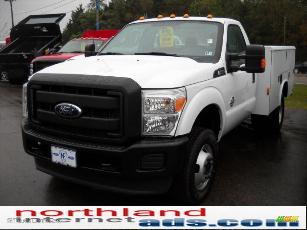 2011 F350 Super Duty XL Regular Cab 4x4 Chassis Commercial - Oxford White / Steel photo #1