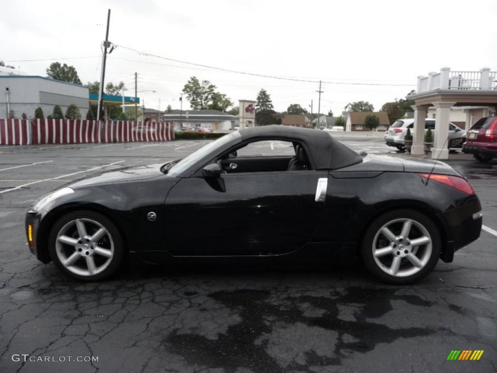 2004 350Z Touring Roadster - Super Black / Charcoal photo #10