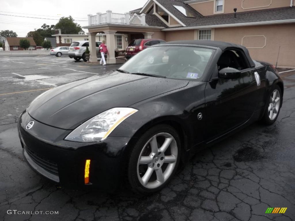 2004 350Z Touring Roadster - Super Black / Charcoal photo #11
