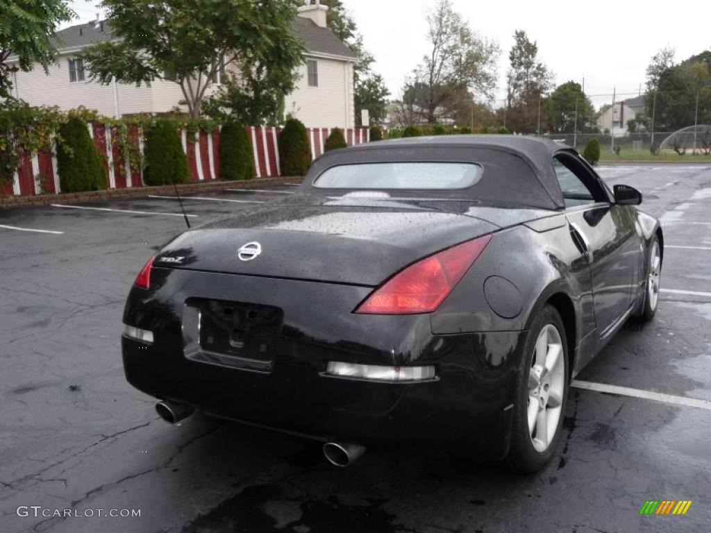 2004 350Z Touring Roadster - Super Black / Charcoal photo #15