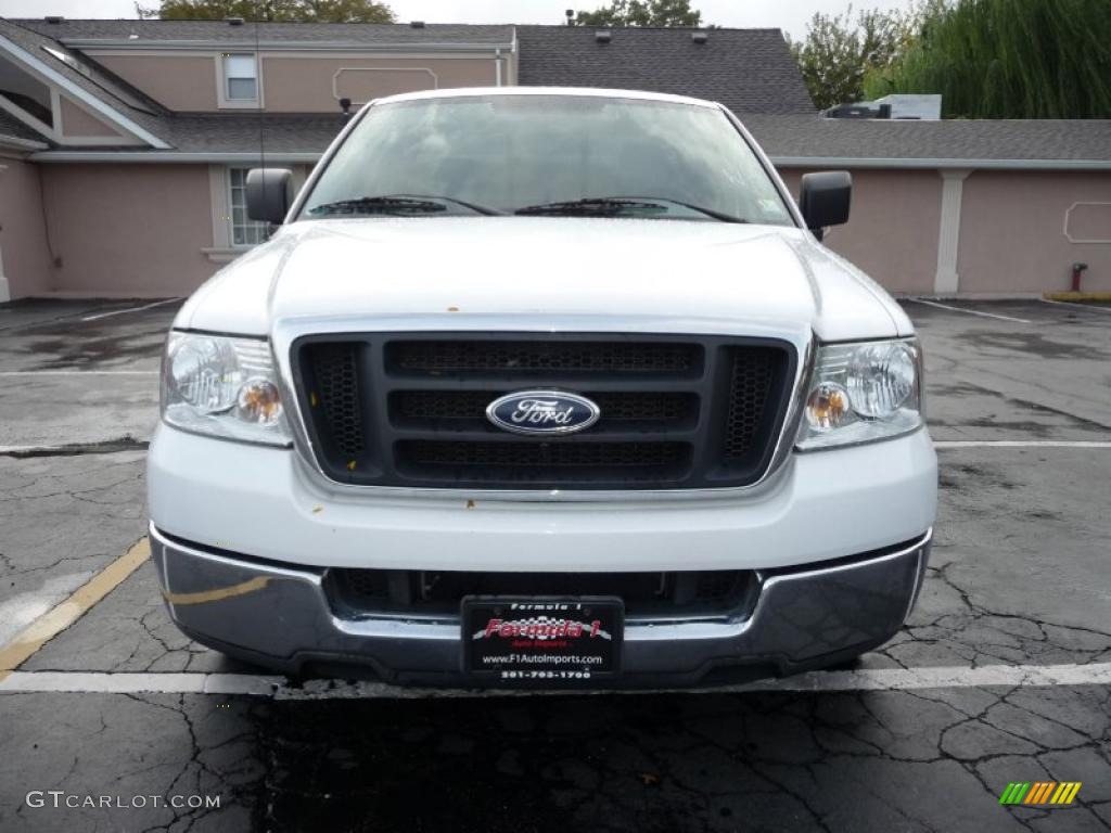 2004 F150 XLT Regular Cab - Oxford White / Dark Flint photo #14