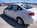 White Suede - Focus SE Sedan Photo No. 5