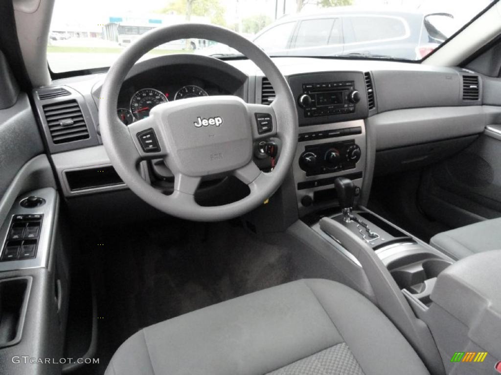 2006 Grand Cherokee Laredo 4x4 - Light Graystone Pearl / Medium Slate Gray photo #12