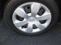 Aloe Green Metallic - Camry LE Photo No. 24