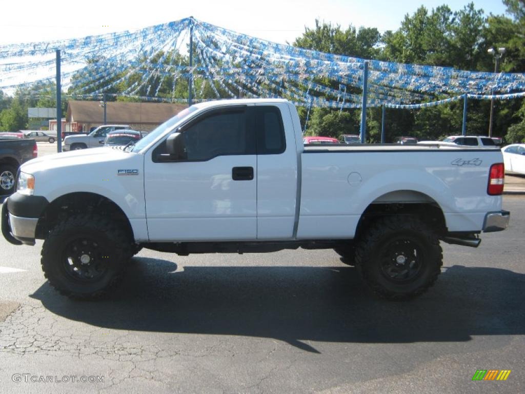 2005 F150 XL Regular Cab 4x4 - Oxford White / Medium Flint Grey photo #2