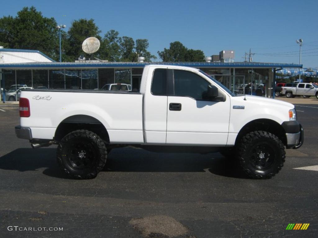 2005 F150 XL Regular Cab 4x4 - Oxford White / Medium Flint Grey photo #6