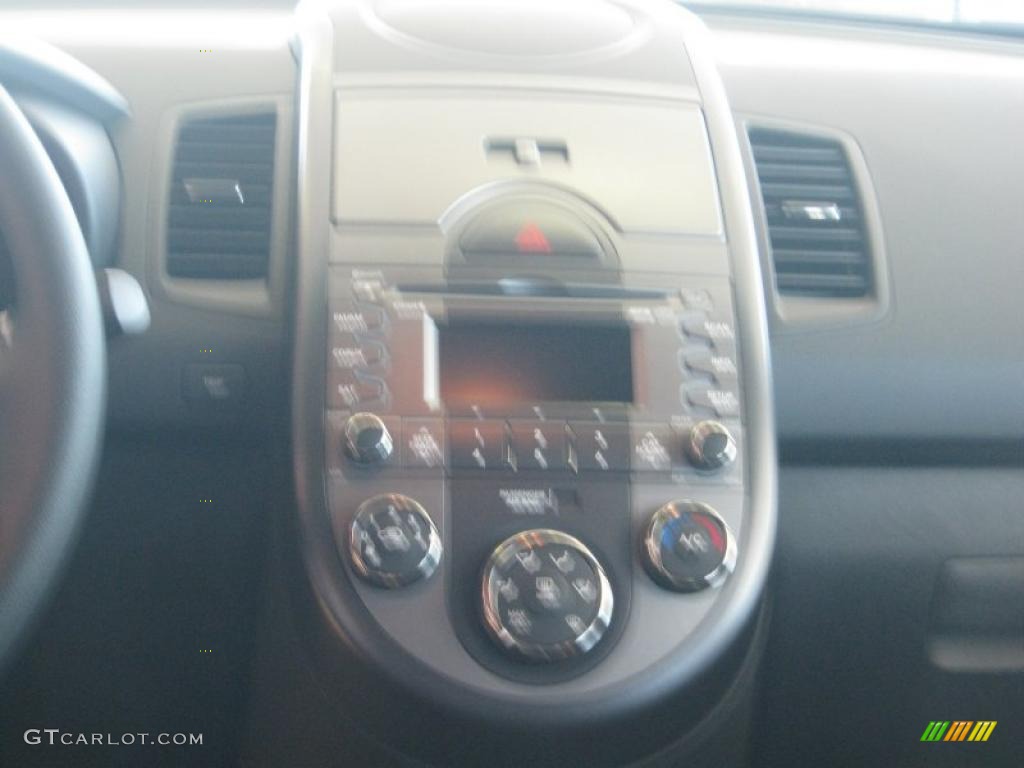 2011 Soul + - Alien Green / Black Soul Logo Cloth photo #6