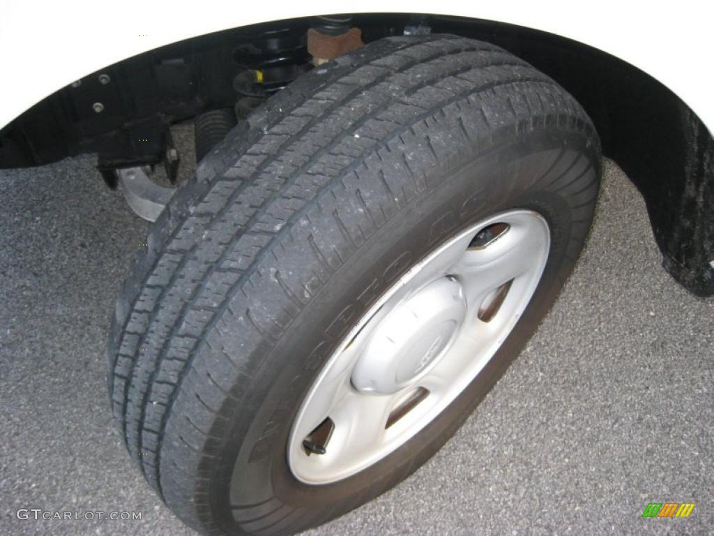 2006 F150 XL Regular Cab - Oxford White / Medium Flint photo #9