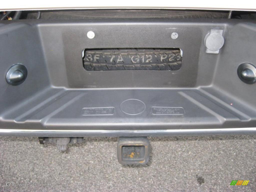 2006 F150 XL Regular Cab - Oxford White / Medium Flint photo #13