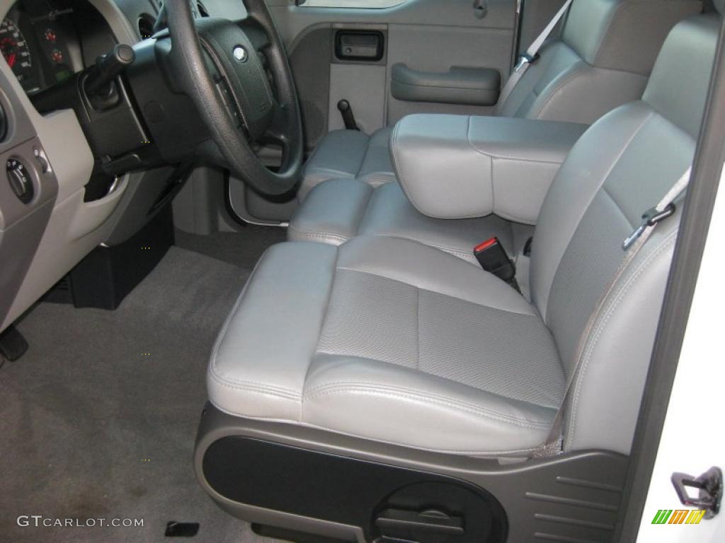 2006 F150 XL Regular Cab - Oxford White / Medium Flint photo #14