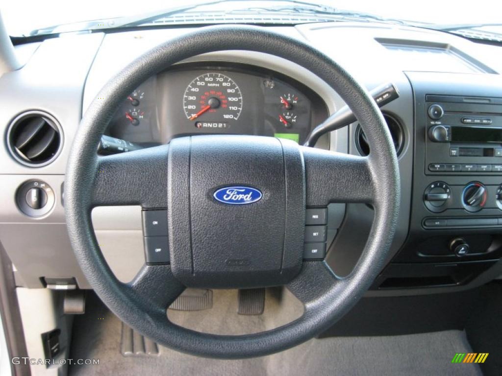2006 F150 XL Regular Cab - Oxford White / Medium Flint photo #20