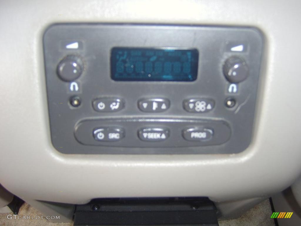 2005 Suburban 1500 LS 4x4 - Dark Gray Metallic / Tan/Neutral photo #28