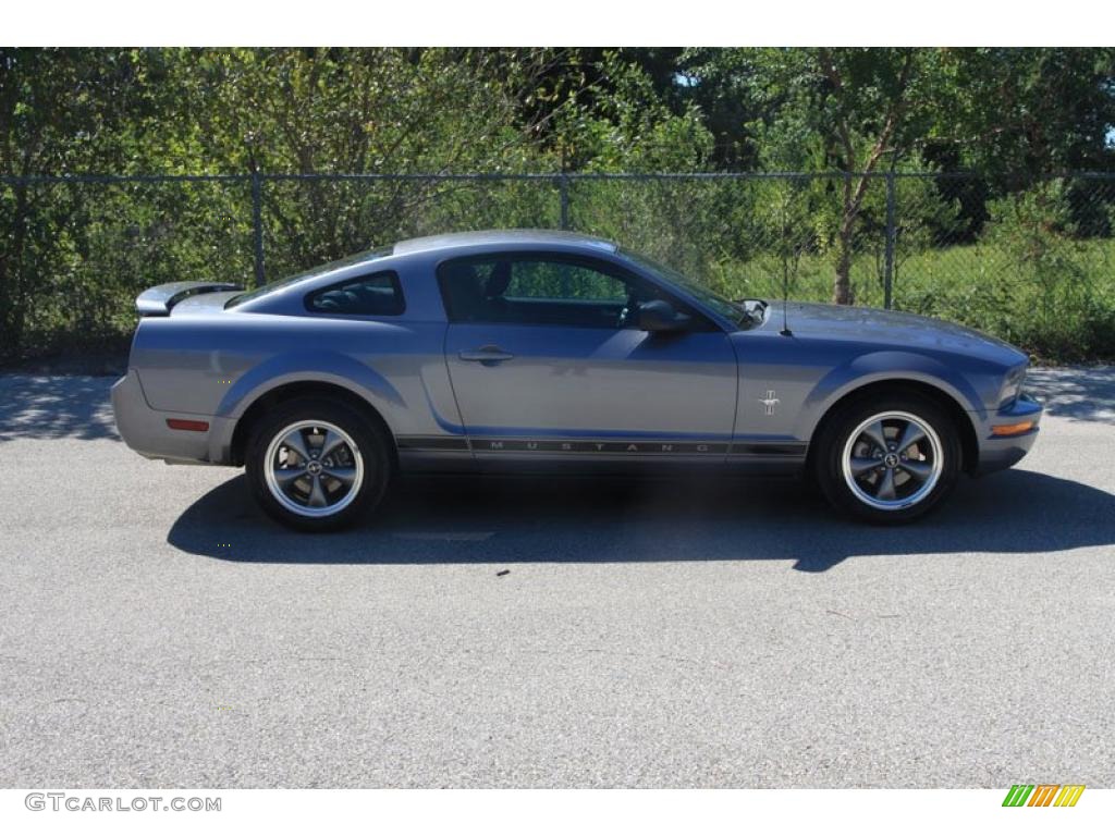 2006 Mustang V6 Deluxe Coupe - Tungsten Grey Metallic / Dark Charcoal photo #2
