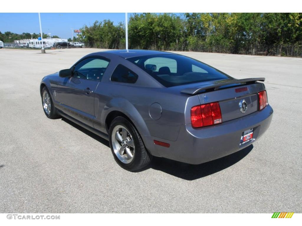 2006 Mustang V6 Deluxe Coupe - Tungsten Grey Metallic / Dark Charcoal photo #15