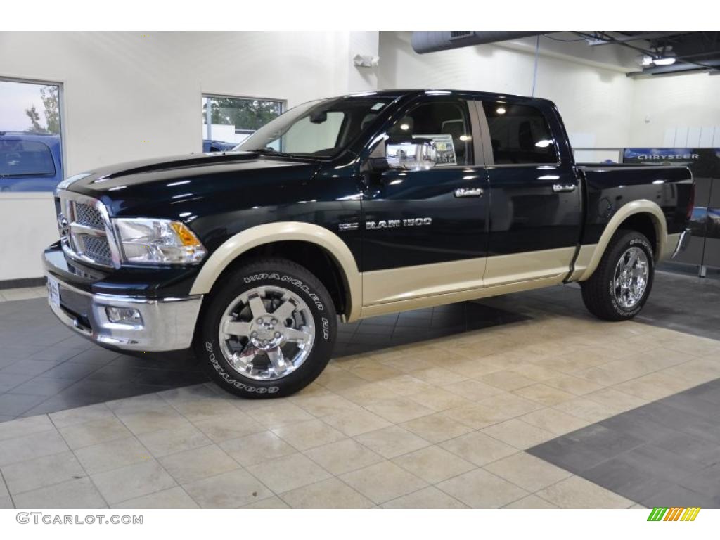 2011 Ram 1500 Laramie Crew Cab - Hunter Green Pearl / Light Pebble Beige/Bark Brown photo #2