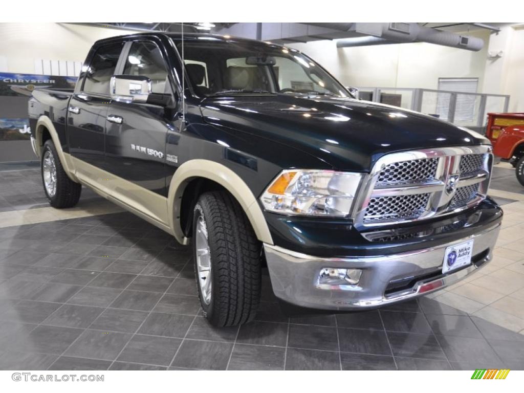 2011 Ram 1500 Laramie Crew Cab - Hunter Green Pearl / Light Pebble Beige/Bark Brown photo #4