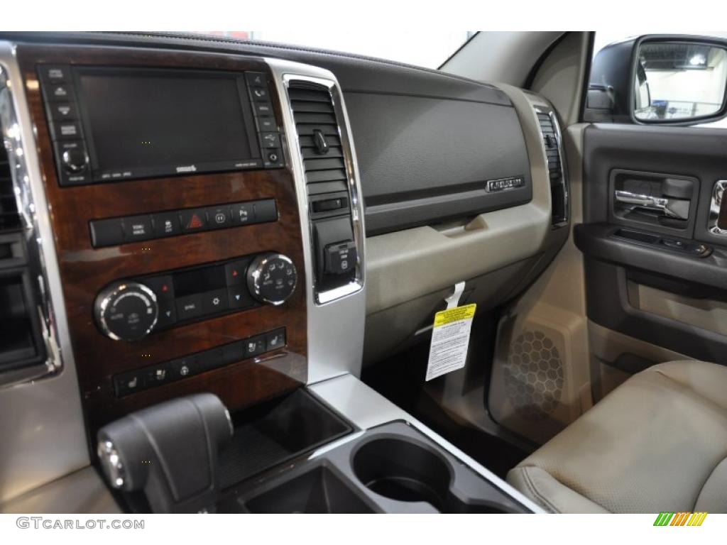 2011 Ram 1500 Laramie Crew Cab - Hunter Green Pearl / Light Pebble Beige/Bark Brown photo #19