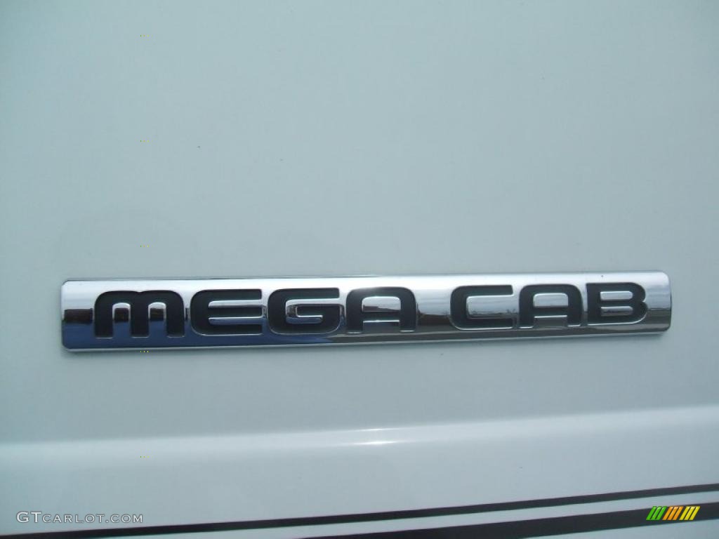 2006 Ram 1500 SLT Mega Cab 4x4 - Bright White / Medium Slate Gray photo #12