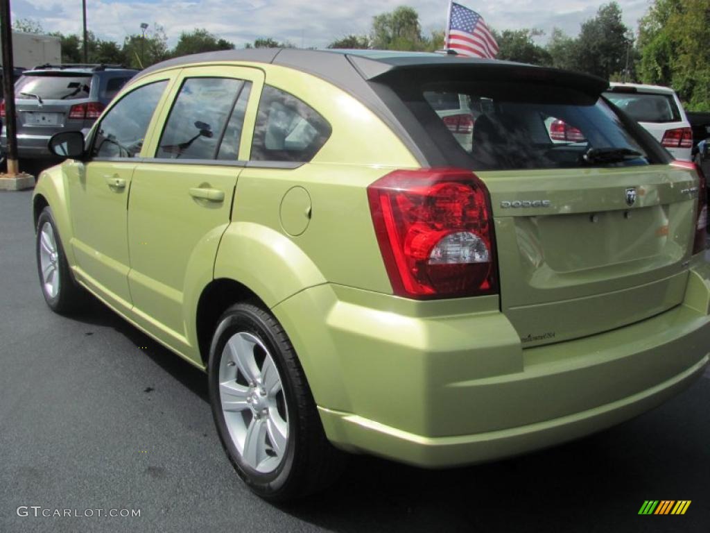 2010 Caliber SXT - Optic Green Metallic / Dark Slate Gray photo #10