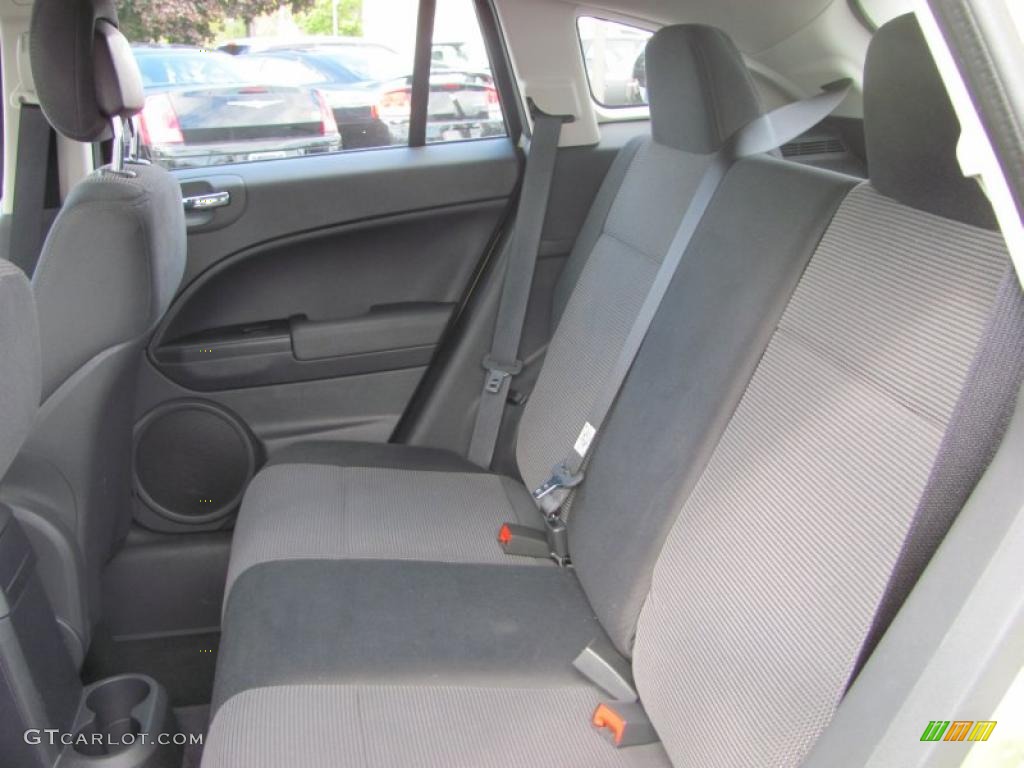 2010 Caliber SXT - Optic Green Metallic / Dark Slate Gray photo #13