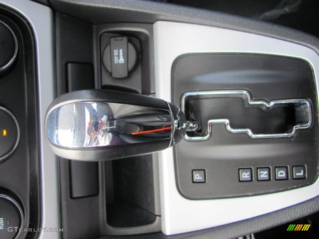 2010 Caliber SXT - Optic Green Metallic / Dark Slate Gray photo #17