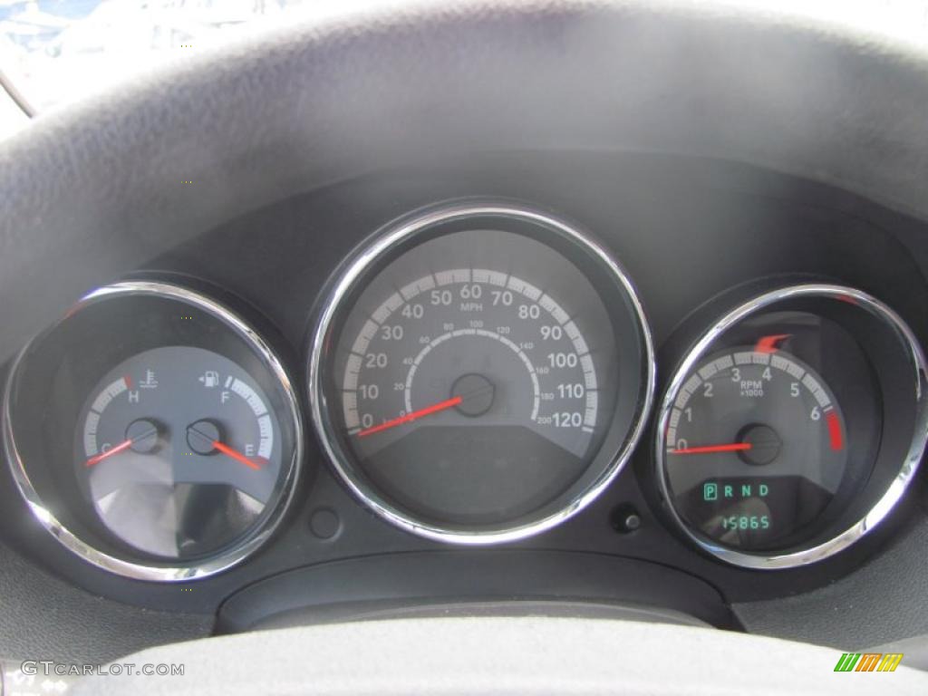 2010 Caliber SXT - Optic Green Metallic / Dark Slate Gray photo #20