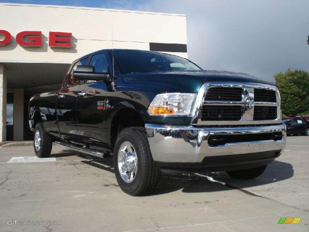 Hunter Green Pearl Dodge Ram 2500 HD