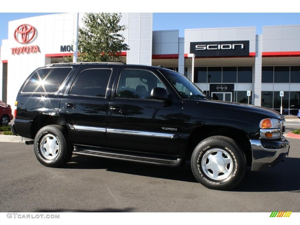 2004 Yukon SLT 4x4 - Onyx Black / Neutral/Shale photo #1