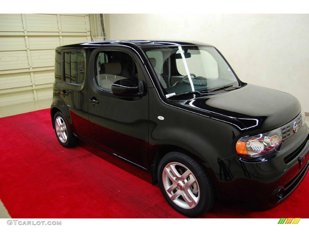 Super Black Nissan Cube