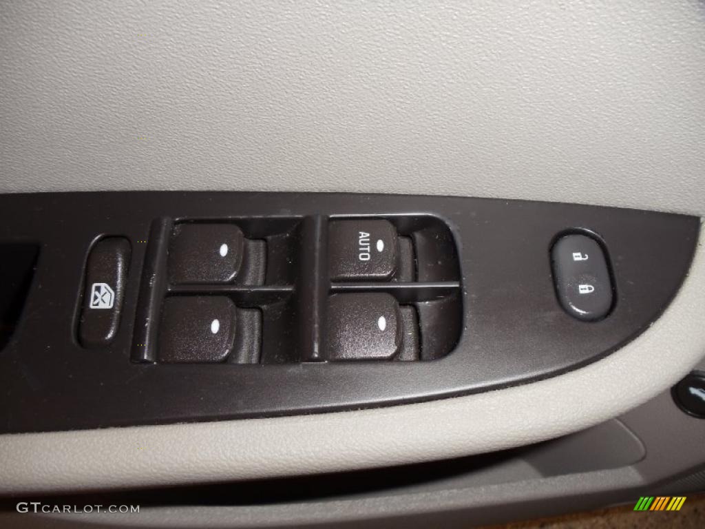 2009 Aura XE - Techno Gray / Gray photo #9