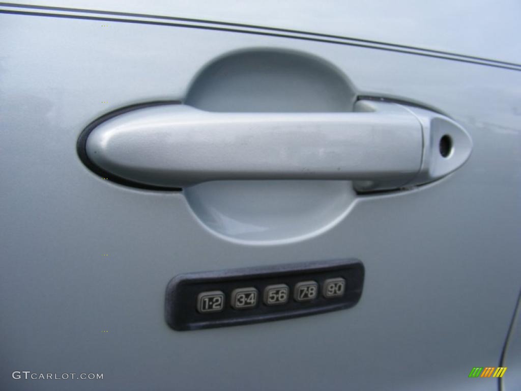 2005 Mariner V6 Premier 4WD - Satellite Silver Metallic / Black/Light Parchment photo #9