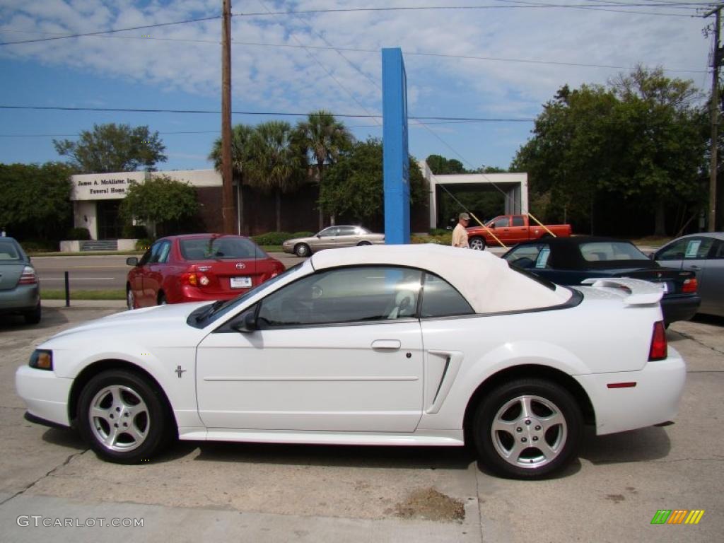 2002 Mustang V6 Convertible - Oxford White / Medium Graphite photo #5