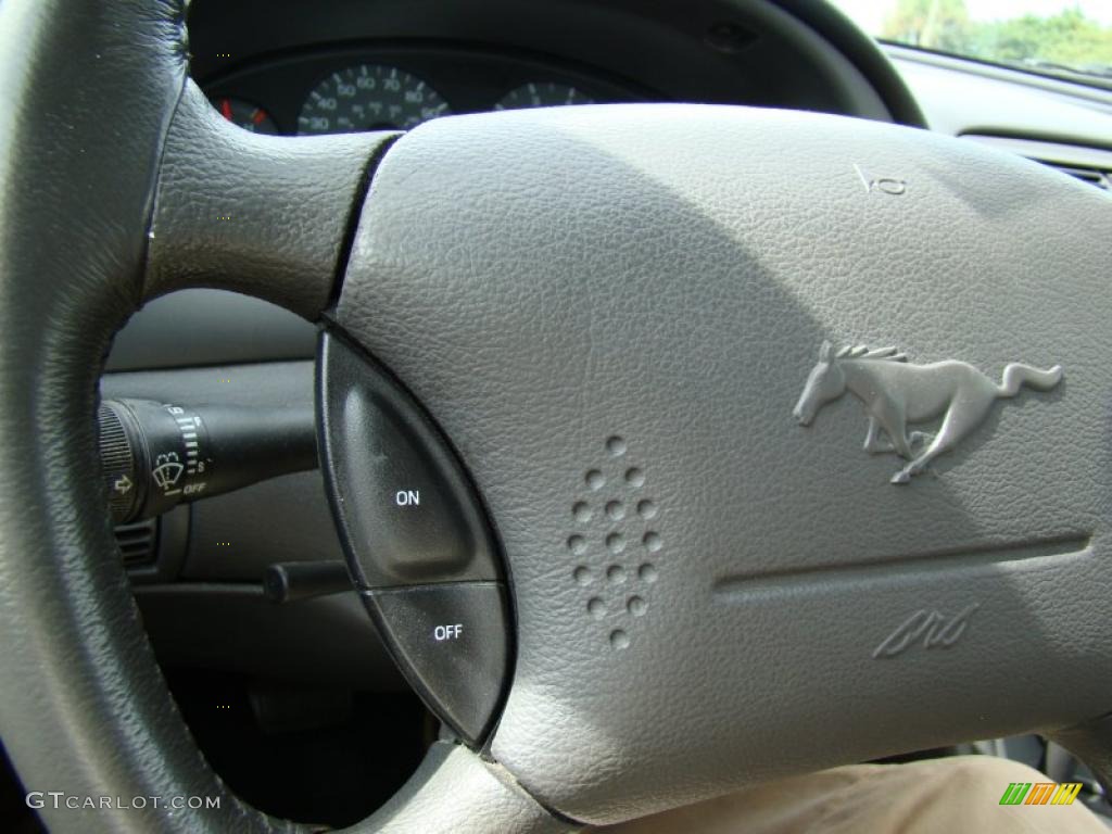 2002 Mustang V6 Convertible - Oxford White / Medium Graphite photo #19