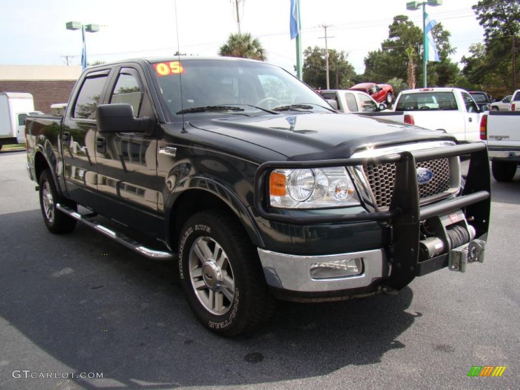 2005 F150 Lariat SuperCrew 4x4 - Aspen Green Metallic / Tan photo #4