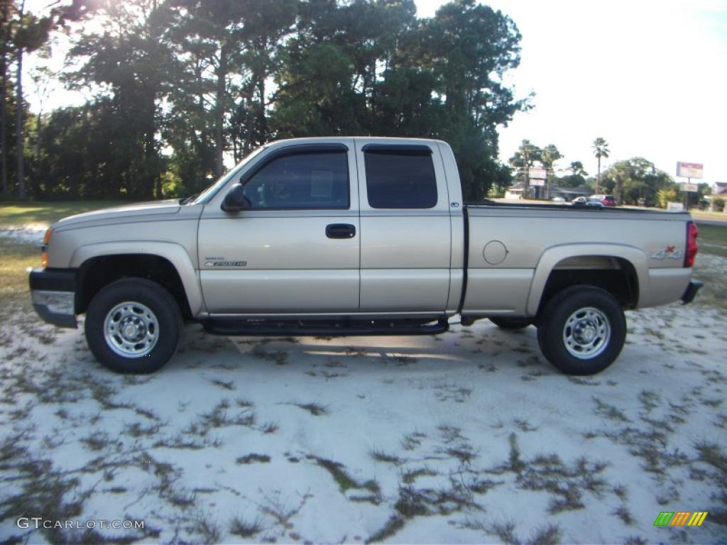 2004 Silverado 2500HD LT Extended Cab 4x4 - Sandstone Metallic / Dark Charcoal photo #1