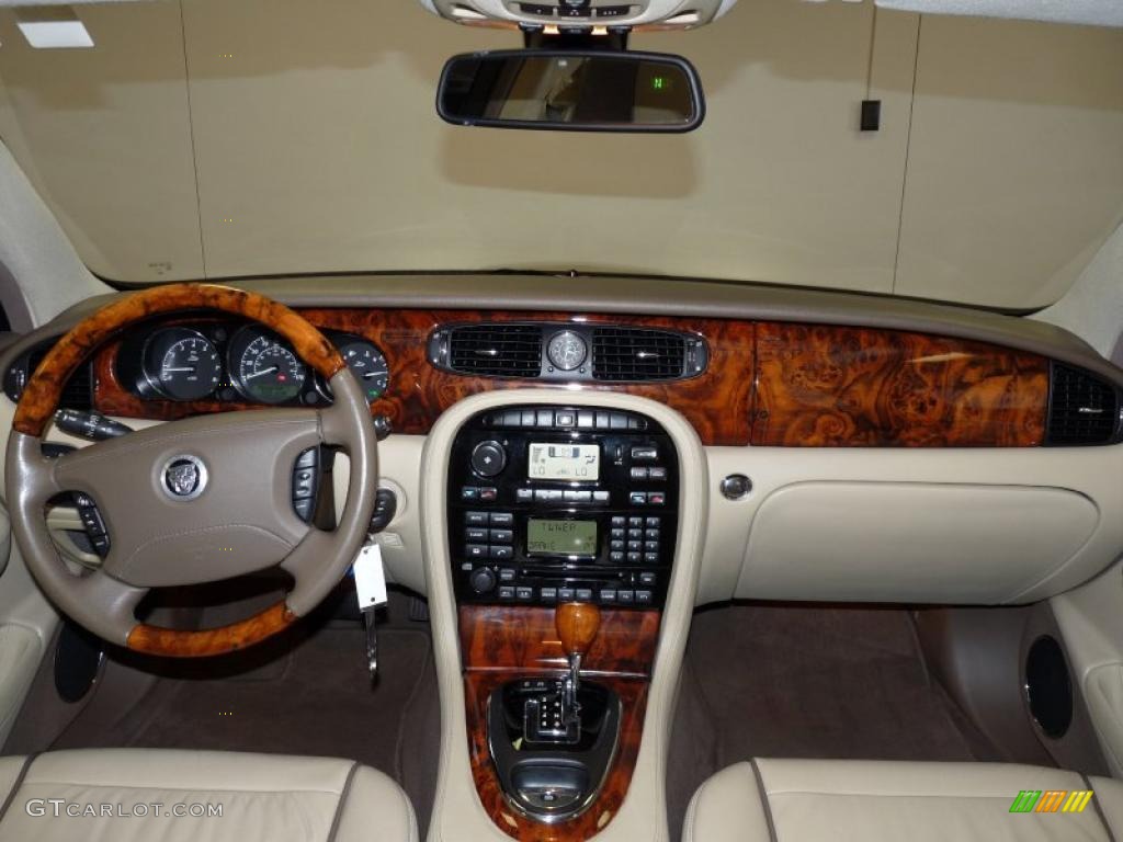 Champagne/Mocha Interior 2008 Jaguar XJ XJ8 L Photo #37325434