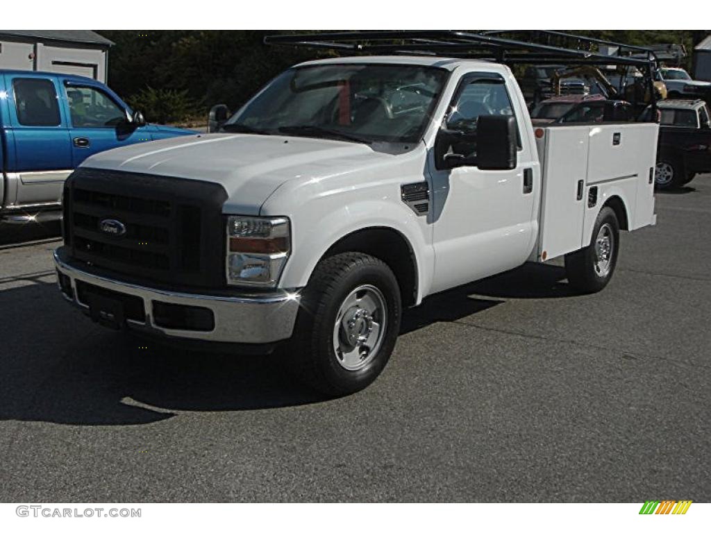 2008 F250 Super Duty XL Regular Cab Chassis Utility Truck - Oxford White / Camel photo #1