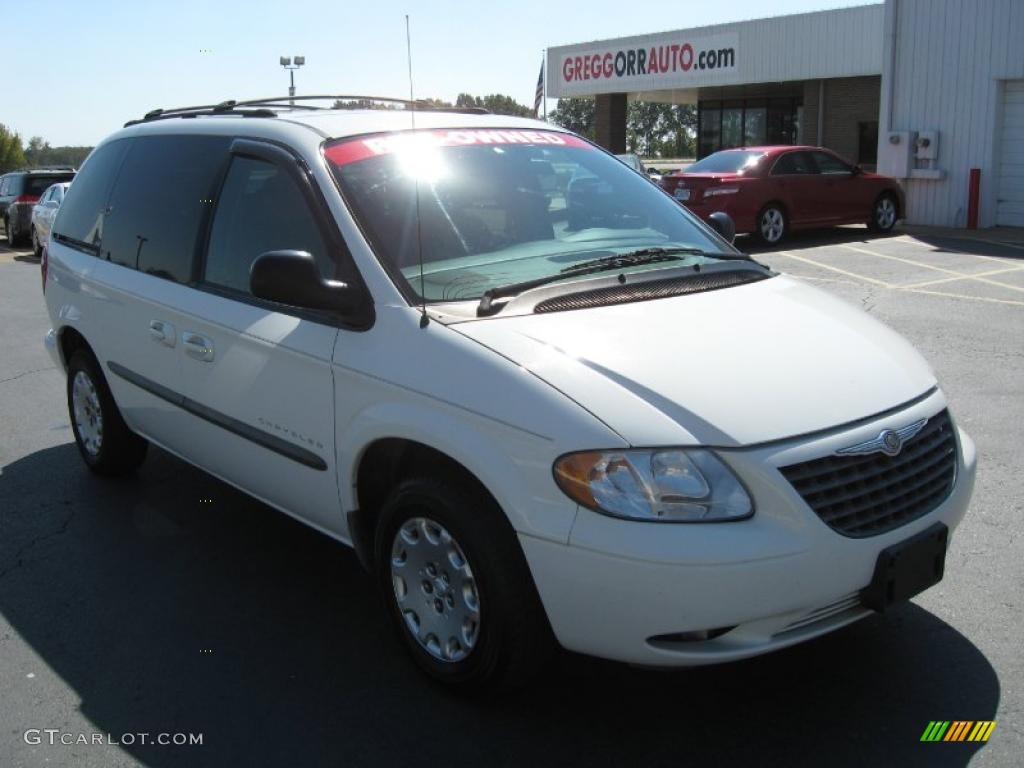 2001 Voyager LX - Stone White / Taupe photo #1