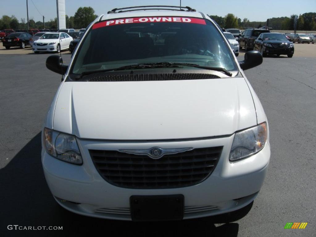 2001 Voyager LX - Stone White / Taupe photo #2