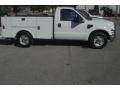 2008 Oxford White Ford F250 Super Duty XL Regular Cab Chassis Utility Truck  photo #31