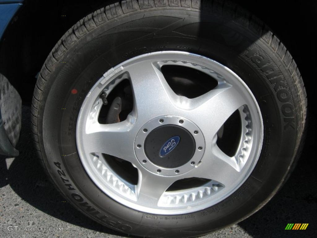 2003 Ford Windstar LX Wheel Photo #37328679