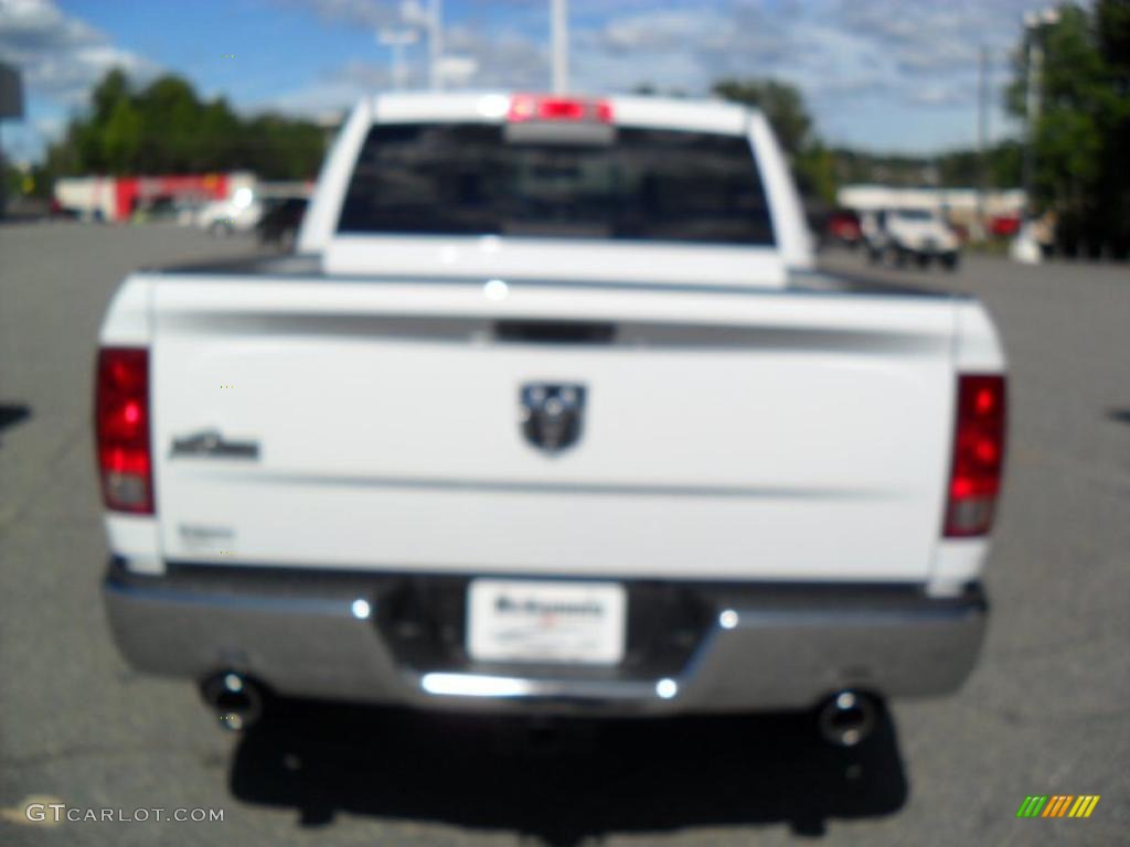 2011 Ram 1500 Big Horn Crew Cab - Bright White / Light Pebble Beige/Bark Brown photo #3