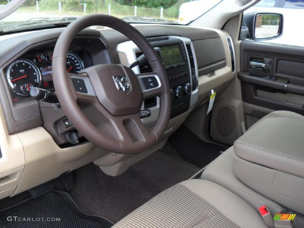 2011 Ram 1500 Big Horn Crew Cab - Hunter Green Pearl / Light Pebble Beige/Bark Brown photo #25